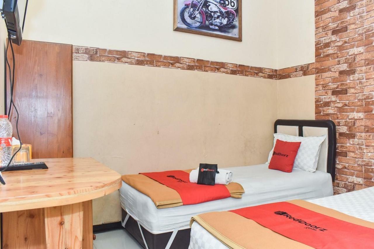 Reddoorz At Omah Wetan Sawojajar Malang Hotel Eksteriør billede